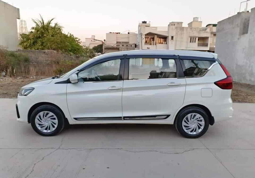 Top Toyota Innova Crysta Car Hire in Navsari Best Toyota Innova Cars
