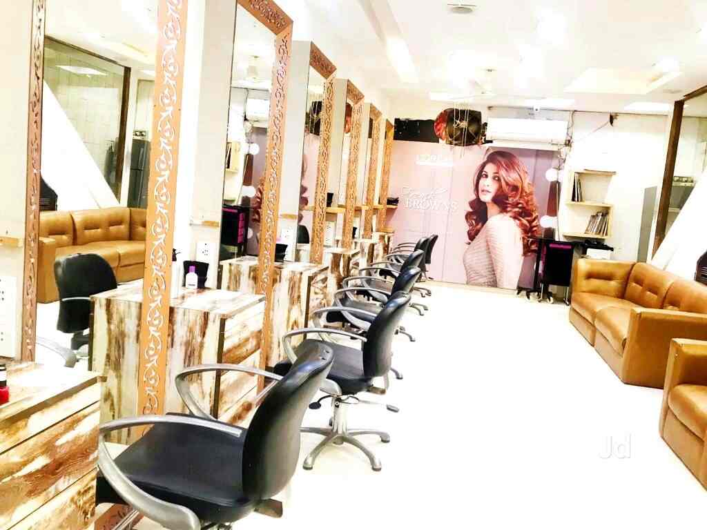 Copper Scissors Unisex Salon in Noida Sector 50,Delhi Best Beauty