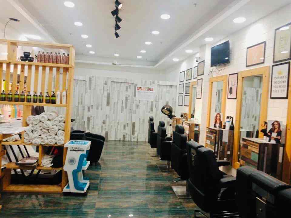 Copper Scissors Unisex Salon in Noida Sector 50,Delhi Best Beauty