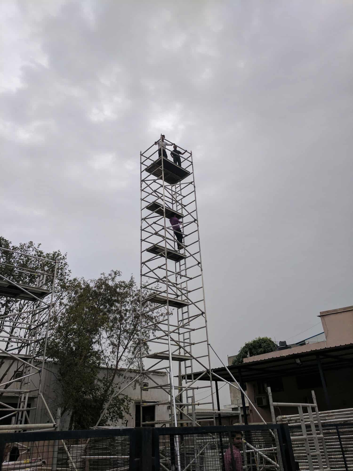 Top Aluminium Ladder Dealers in Greater Noida Best Aluminum Ladder