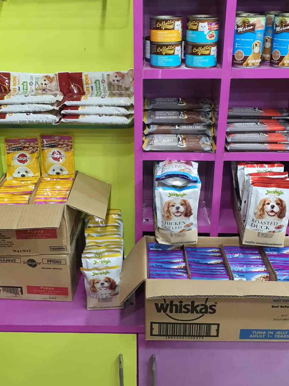 Paws N Claws Pet Shop in Noida Sector 74,Delhi Best Pet Food Dealers