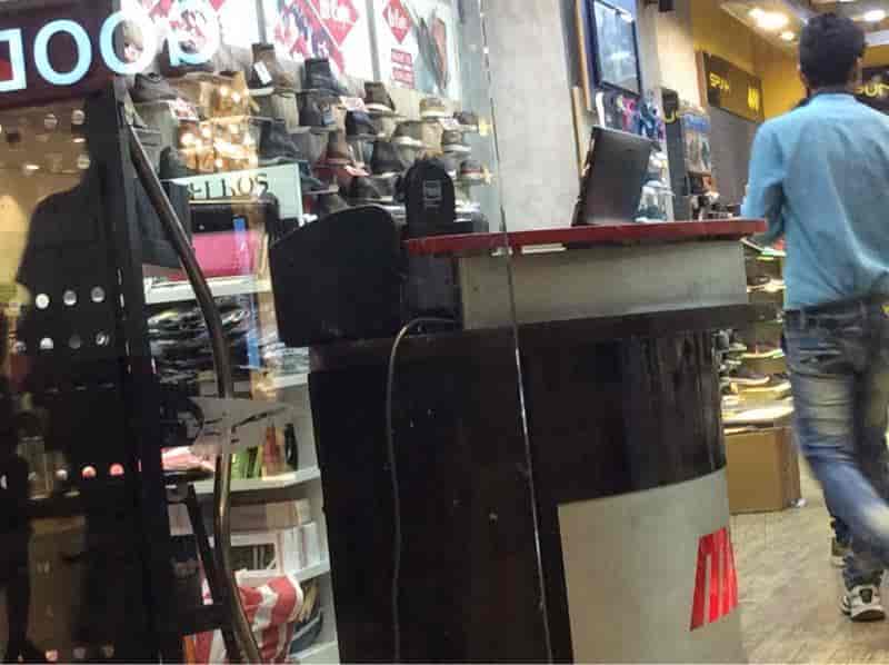 Lee Cooper in Noida Sector 18,Delhi Best Kids Shoe Dealers in Delhi