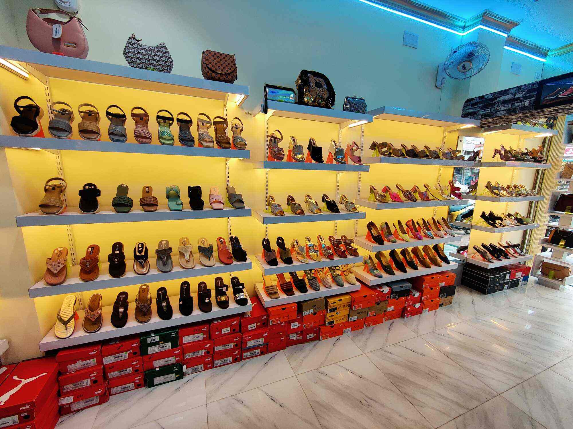 Top Puma Sports Shoe Dealers in Kanchrapara Loco Shop Best Puma Sports Shoe Dealers Kanchrapara Justdial