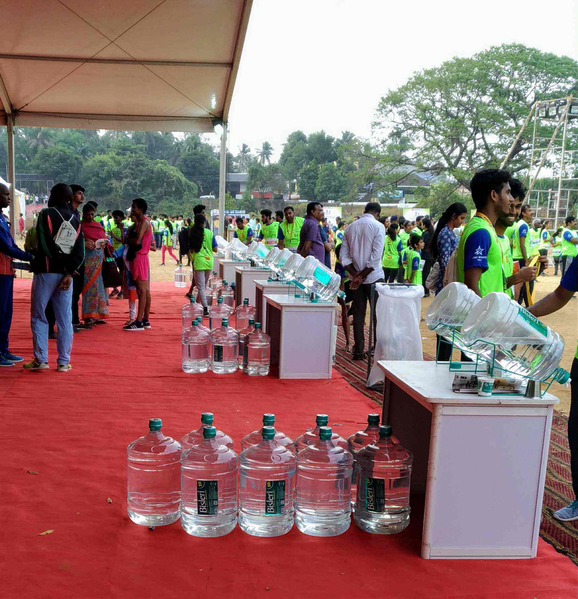 Top Bisleri Soda Water Distributors in Ernakulam सोडा वाटर डिस्ट्रीब्यूटर्सबिसलेरी, एर्नाकुलम