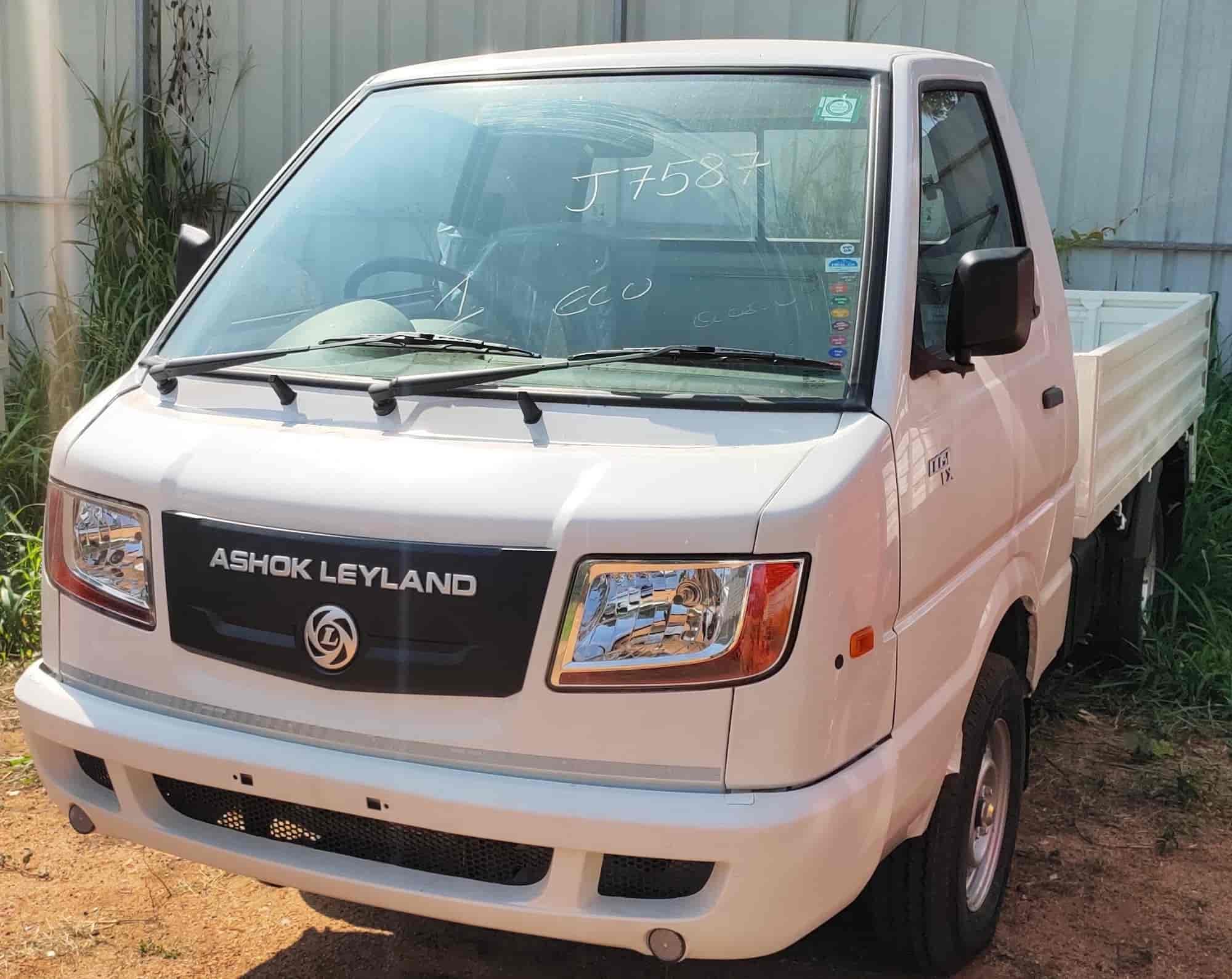 Mahindra Showroom in Mele Pattambi,Palakkad Best Car Dealers in