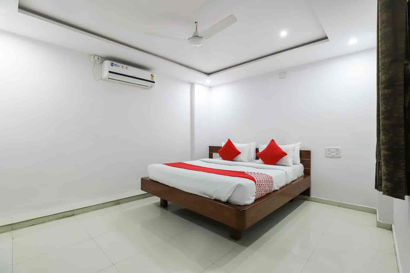 Book OYO 67888 Vrundavan Hotel Deluxe in Lunawada,Mahisagar - Hotels near  me in Mahisagar - Justdial