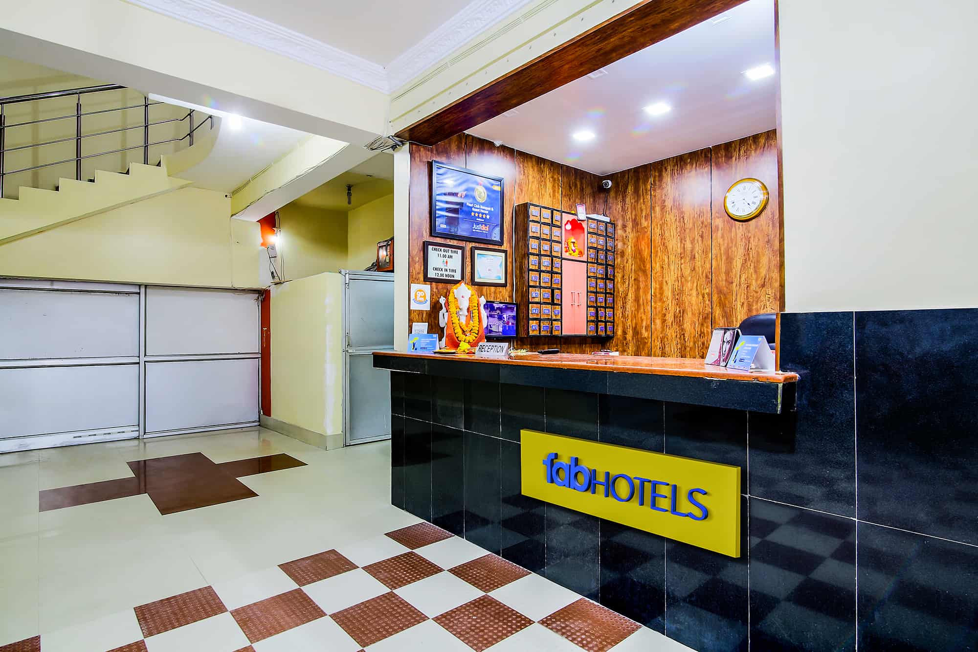 Top Hotels near Krishna Niketan SchoolPachhim Darwaza, Patna Best
