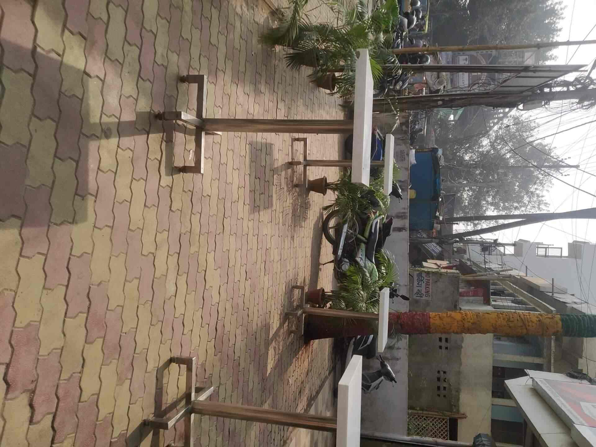 Hot pot Eatery & takeaway in Near Bijli Office,Patna Best Restaurants