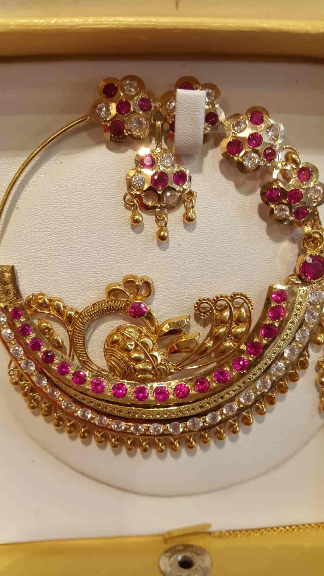 Garhwali nath tanishq shop