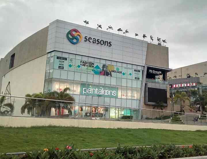 Seasons Mall, Magarpatta Cityhadapsar Malls in Pune, Pune Justdial