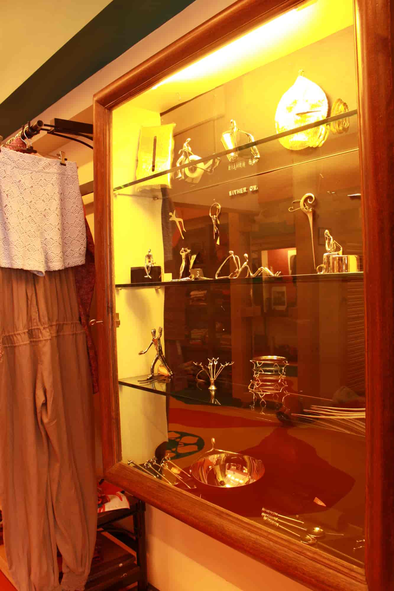 Affordable Souvenir Shops Near Metg Ar Caption - nwc7wze