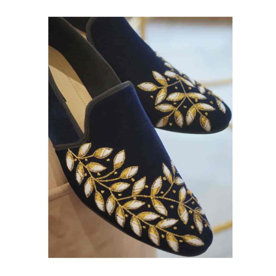 Catalogue Shradha Hedau Footwear Couture Pvt Ltd in Shaniwar Peth