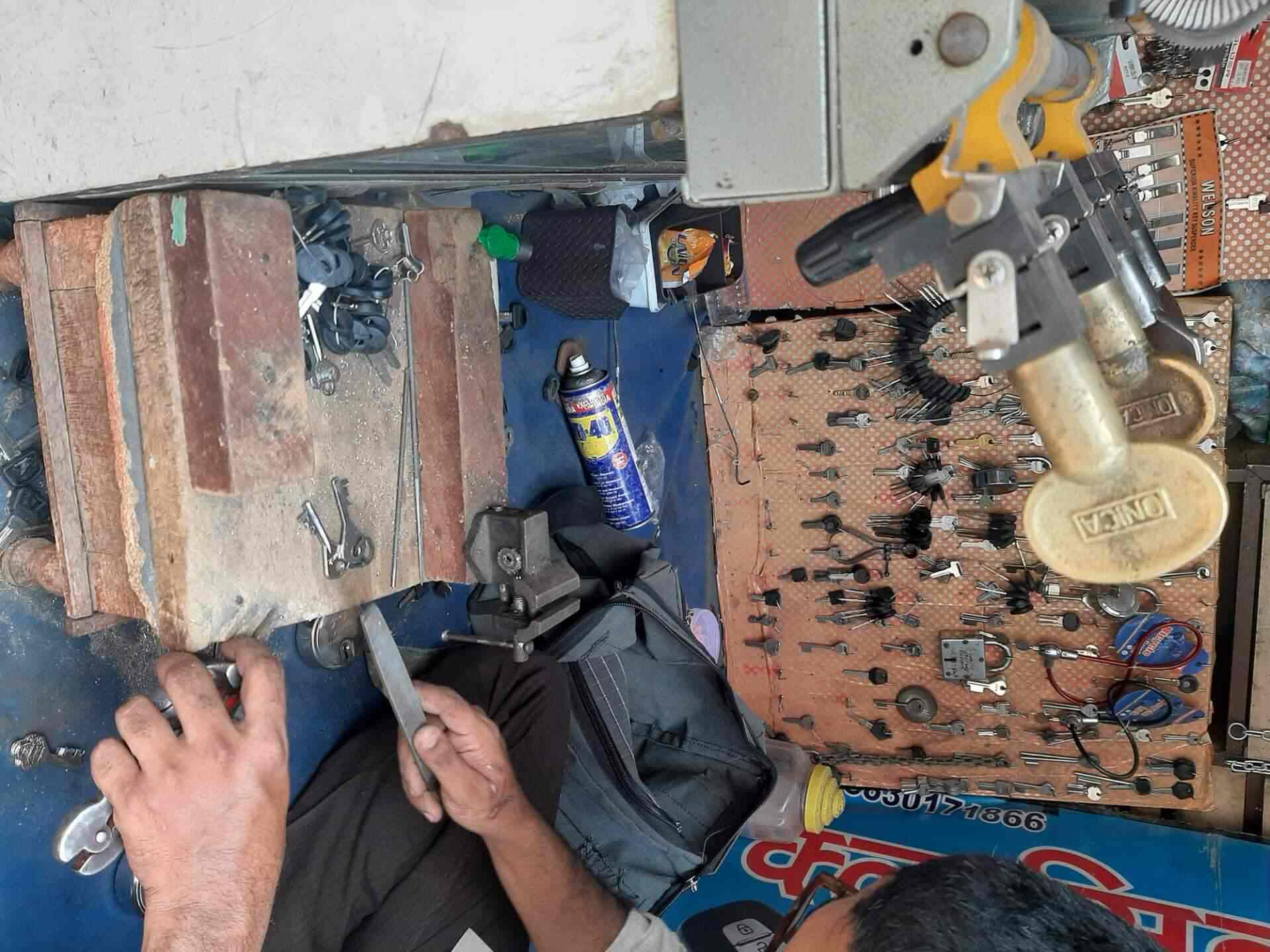 Top Computerised Duplicate Key Makers For Car in Race Course Best