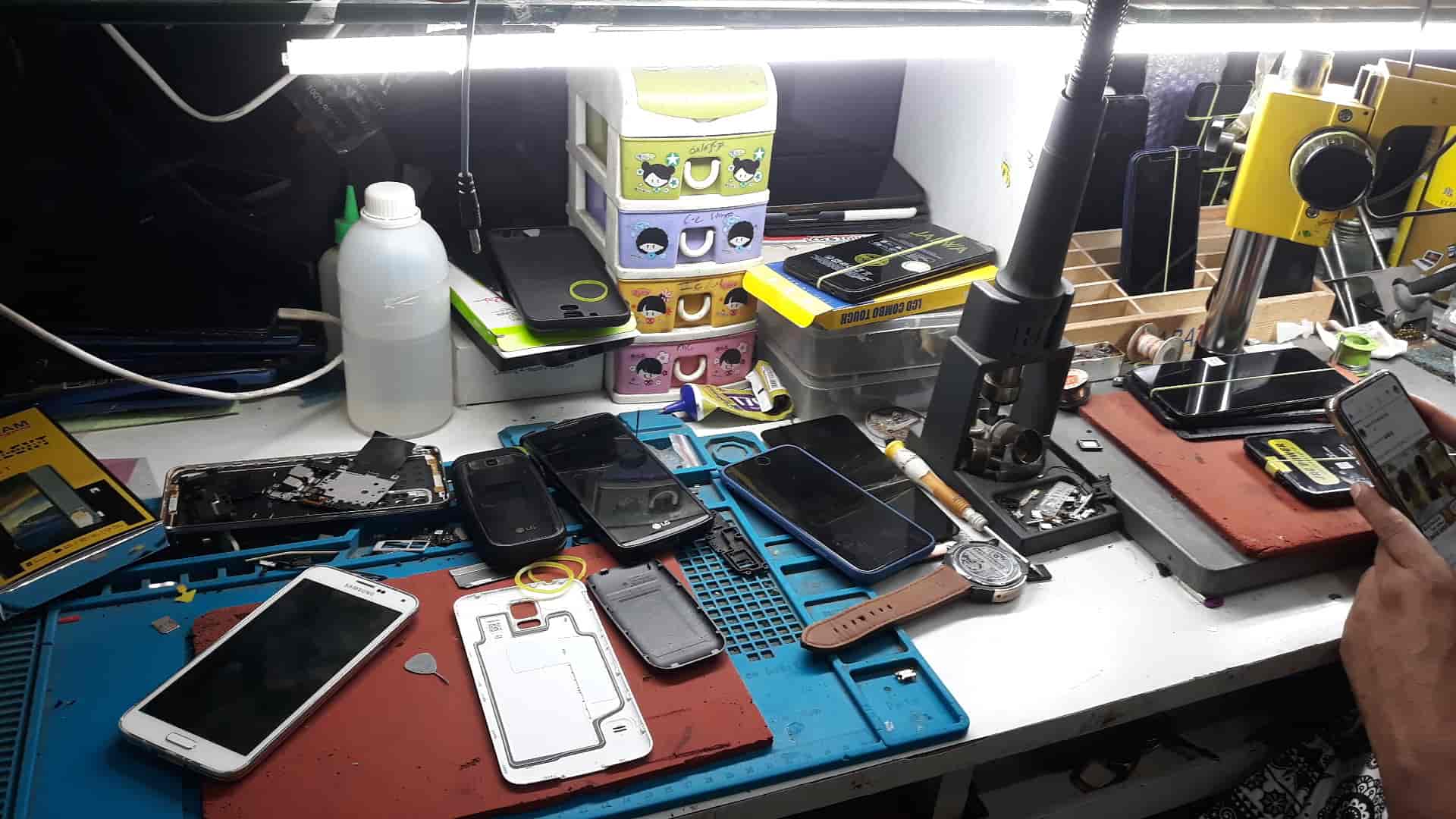 Mobile Repair Work 4