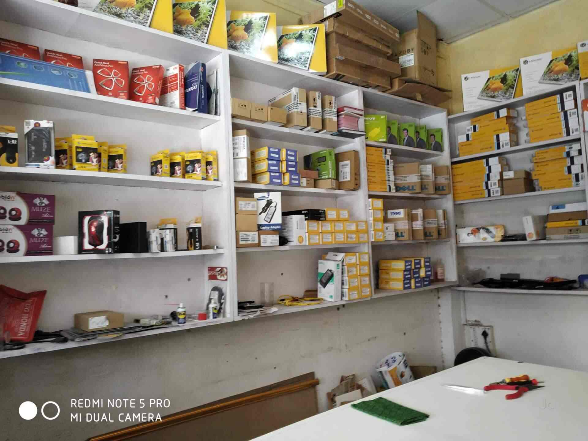 Lapworld Services in Pimple Saudagar,Pune Best DellLaptop Accessory