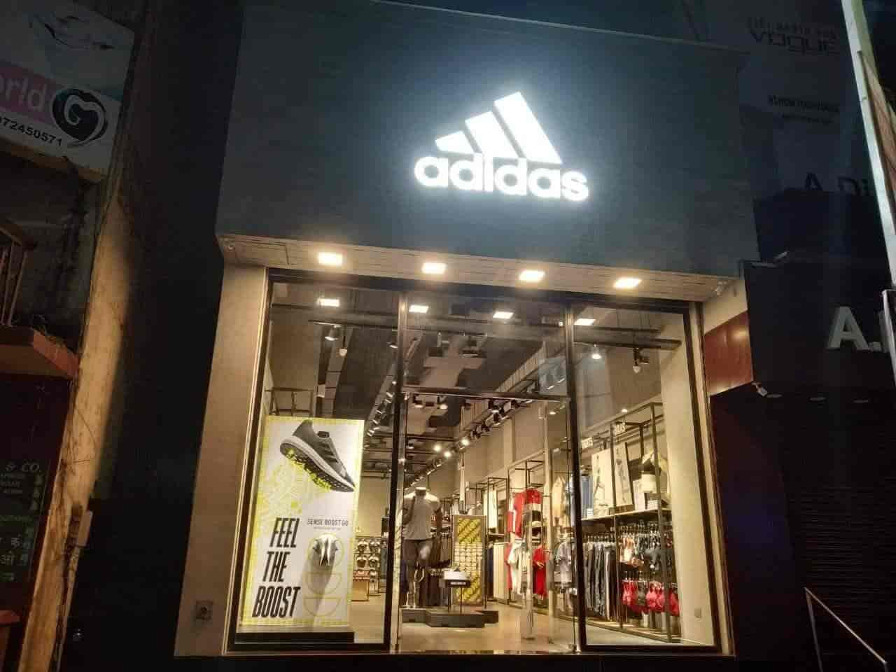 Adidas factory shop outlet baner