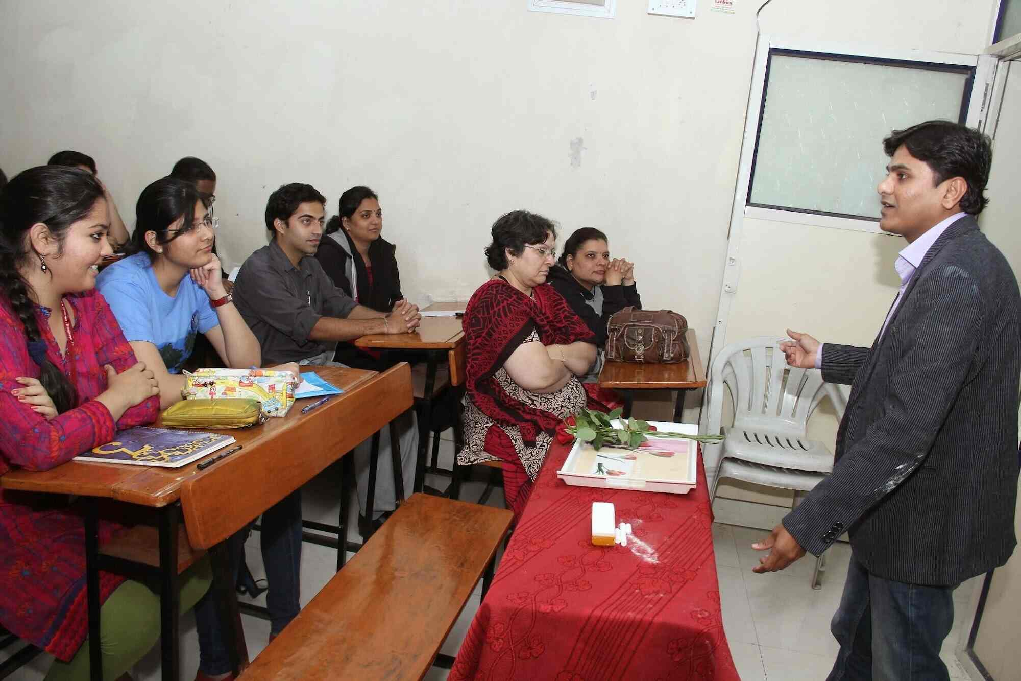 Top Handwriting Classes in Azad Wadi Kothrud Best Writing Classes