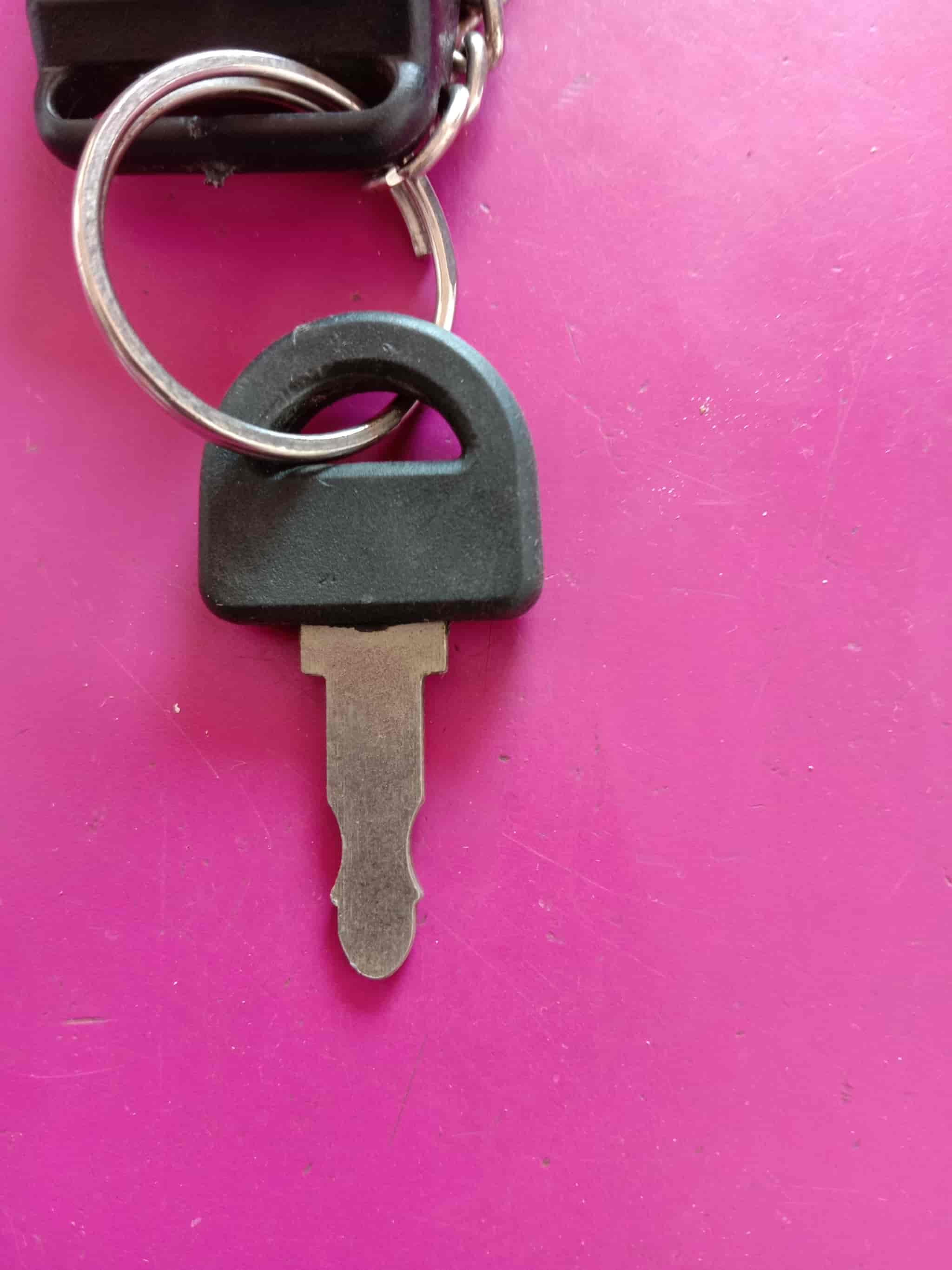 Top 24 Hours Duplicate Key Makers in Chinchwad Railway Station Road