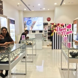 Fastrack showroom in pacific mall store