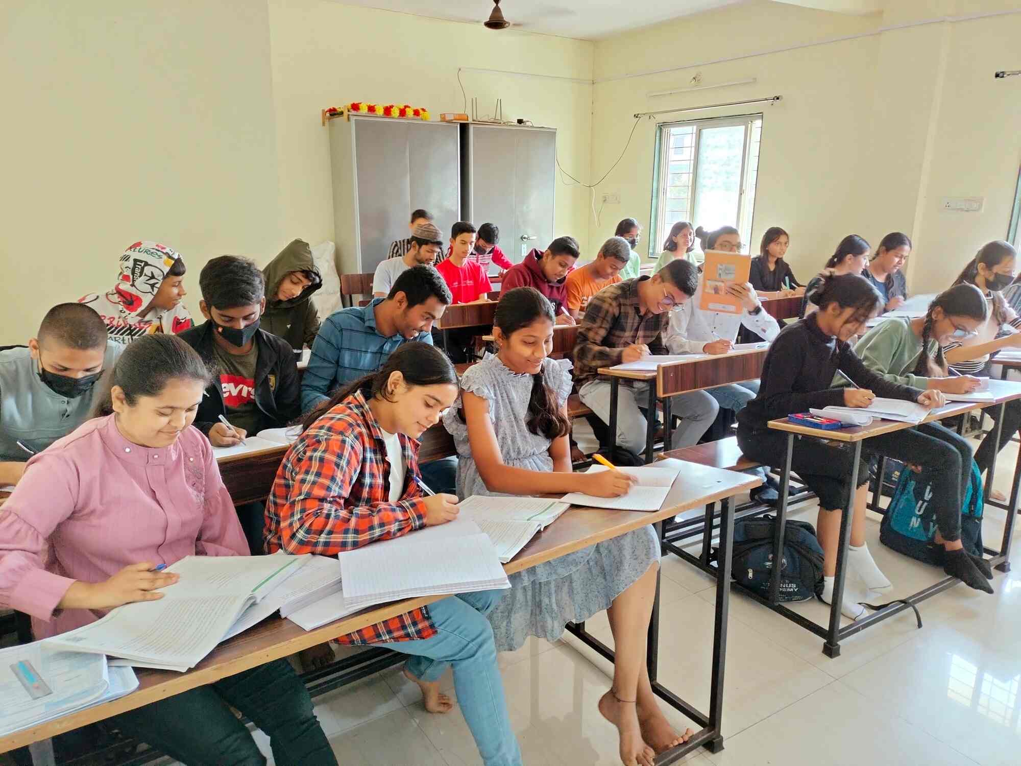 Nairs Vishnus Academy in Sasane NagarHadapsar,Pune Best Tutorials