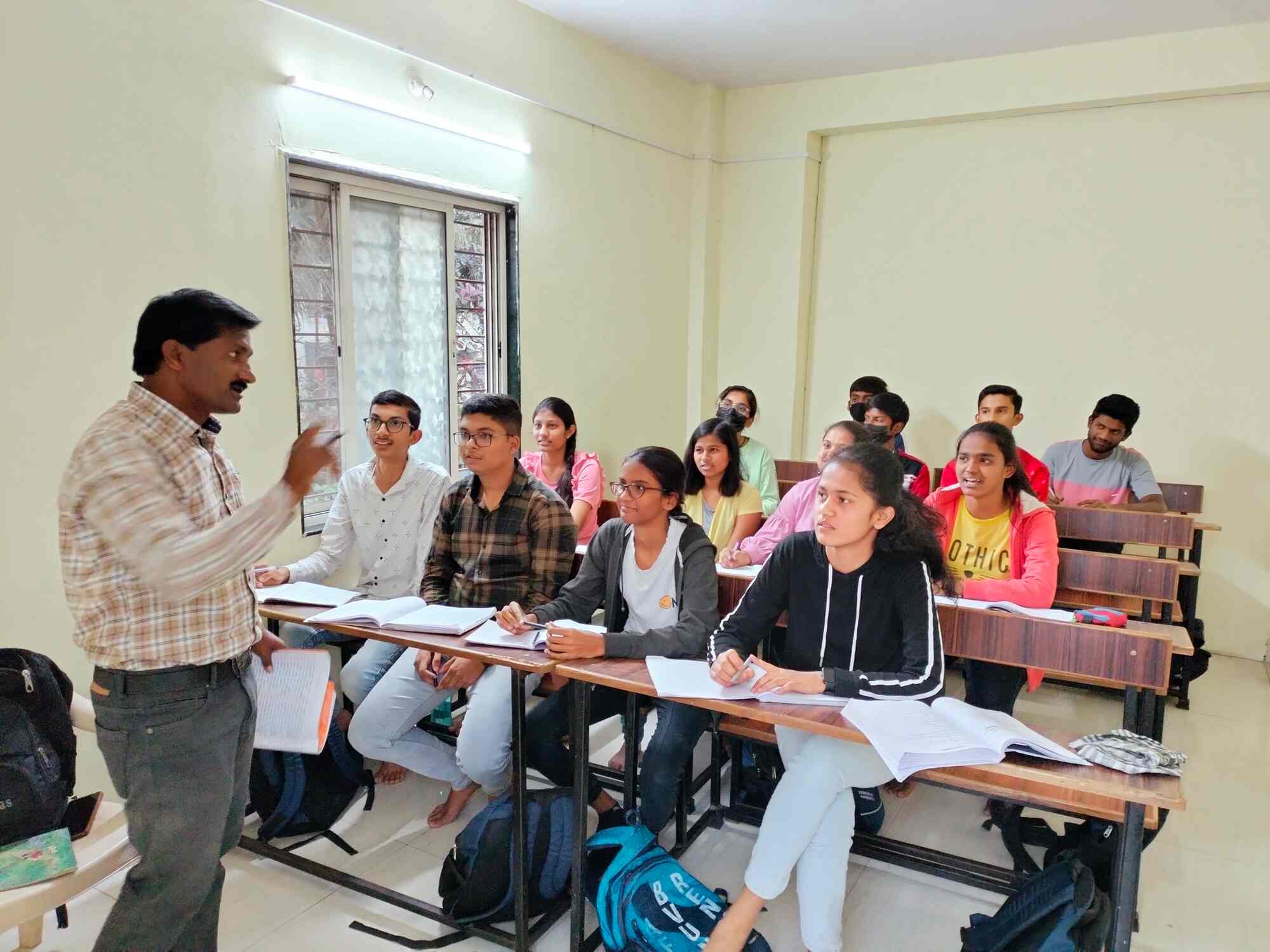 Nairs Vishnus Academy in Sasane NagarHadapsar,Pune Best Tutorials