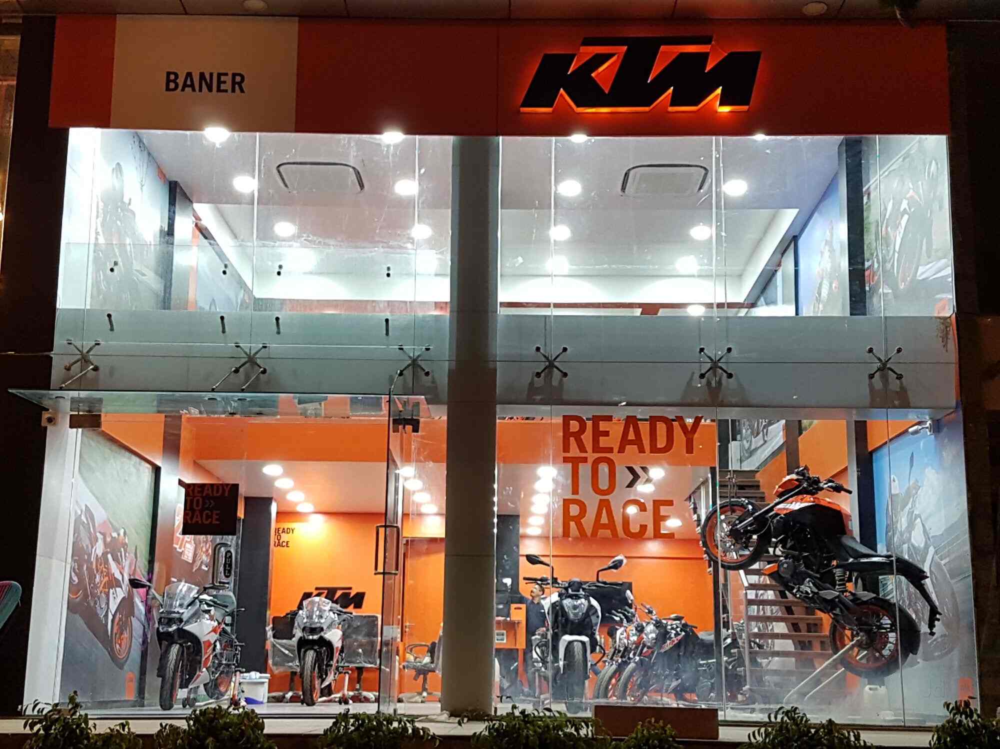 Orange Automotive - KTM, Baner 