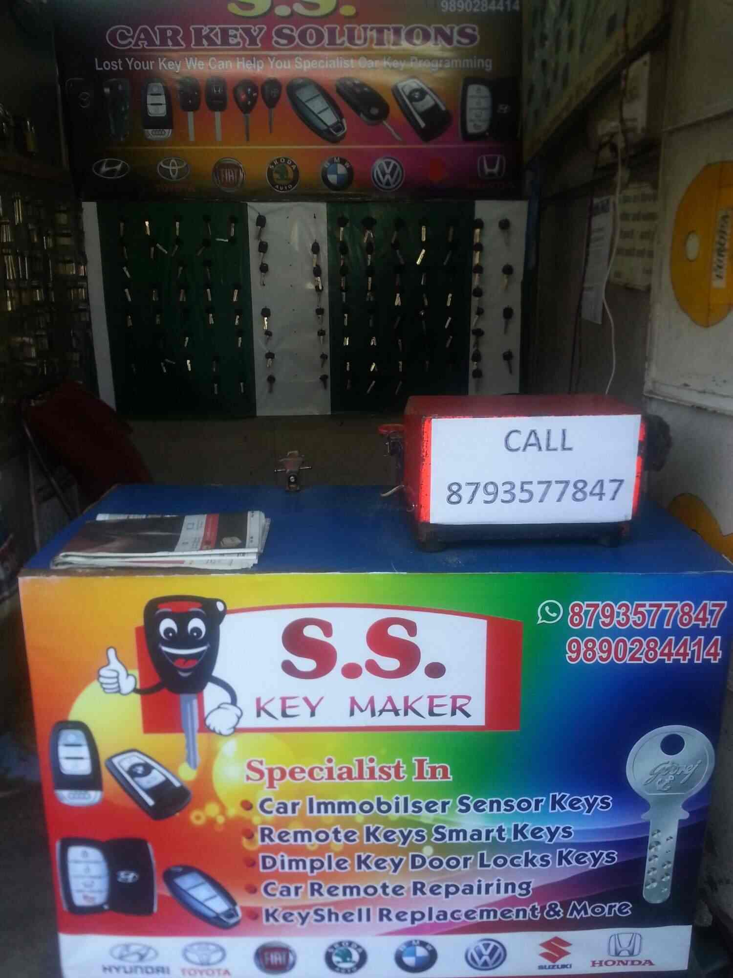 Top Duplicate Key Makers near City Pride MultiplexPune Satara Road