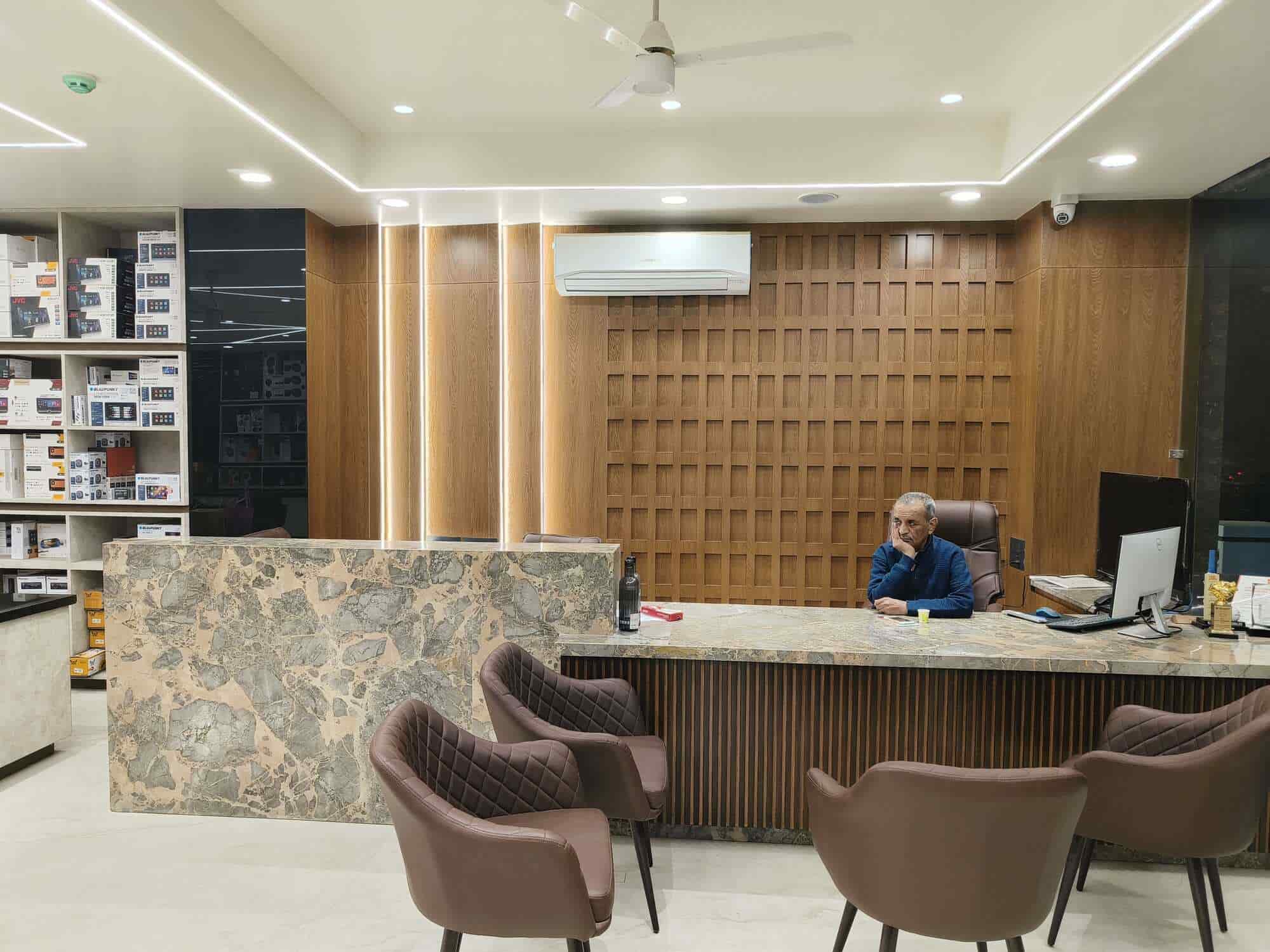 Rajesh Automobiles in Sarona,Raipurchhattisgarh Best Car Accessory