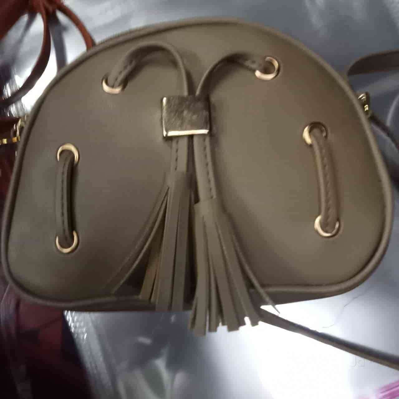 Cg bag brand hotsell