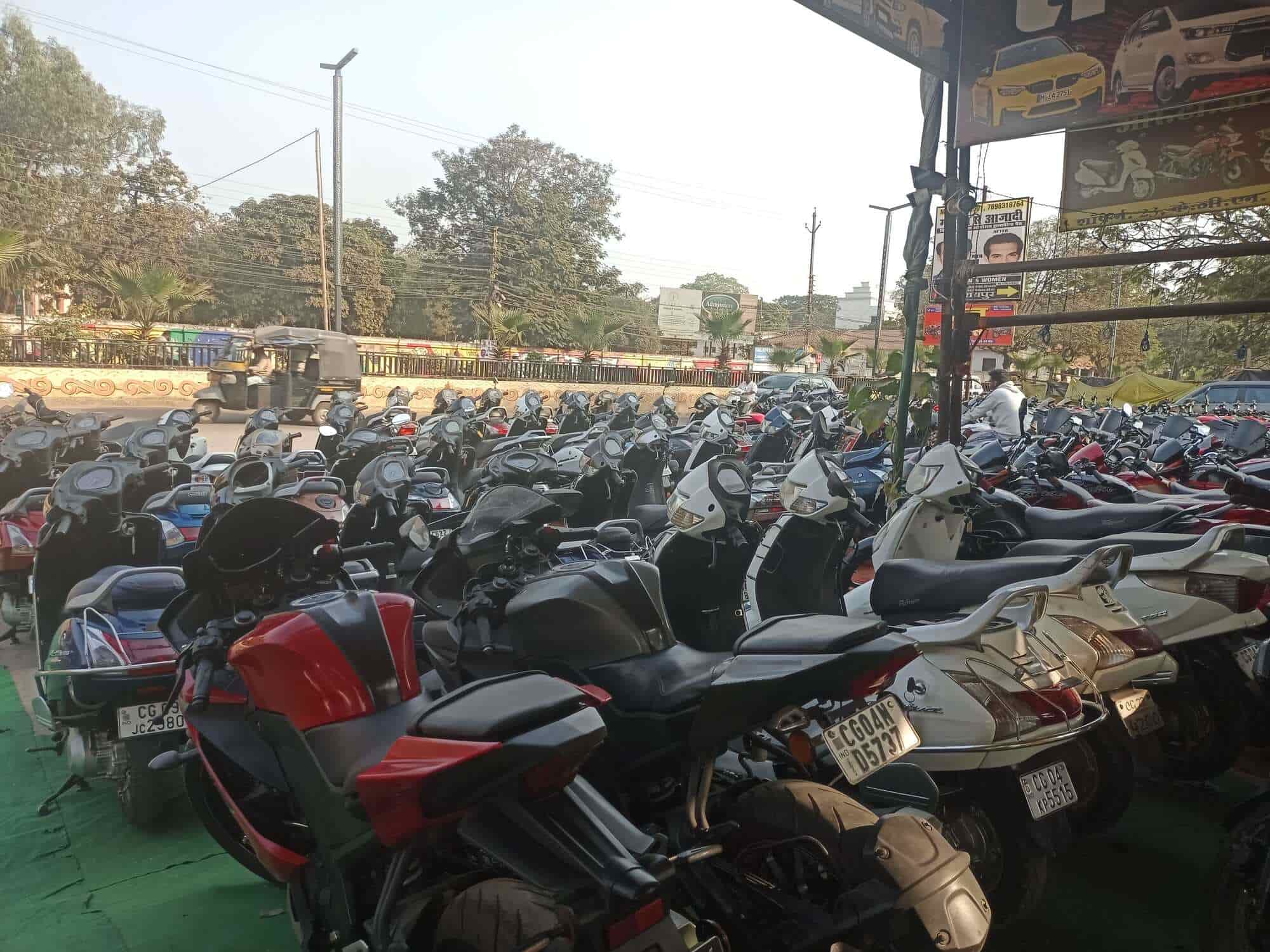 Royal Auto Deal in Moti Bagh,Raipurchhattisgarh Best Second Hand Car