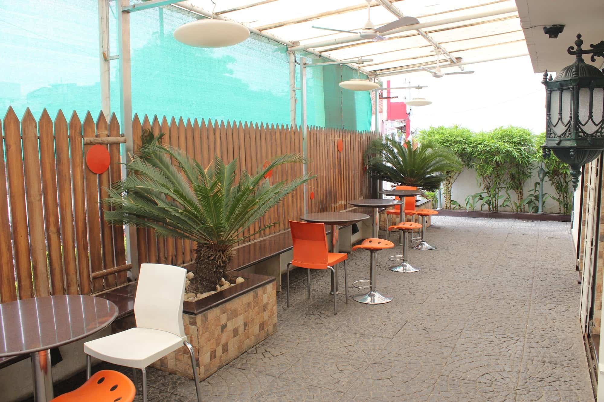 J Juice Bar in Amapara,Raipurchhattisgarh Best Coffee Shops in