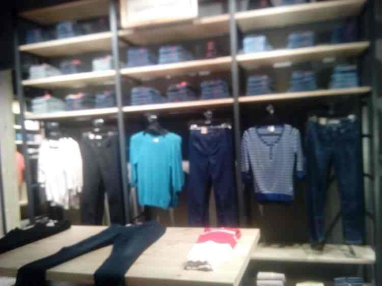 levis megamall