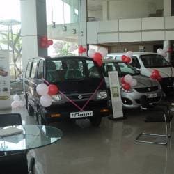 Maruti omni showroom new arrivals