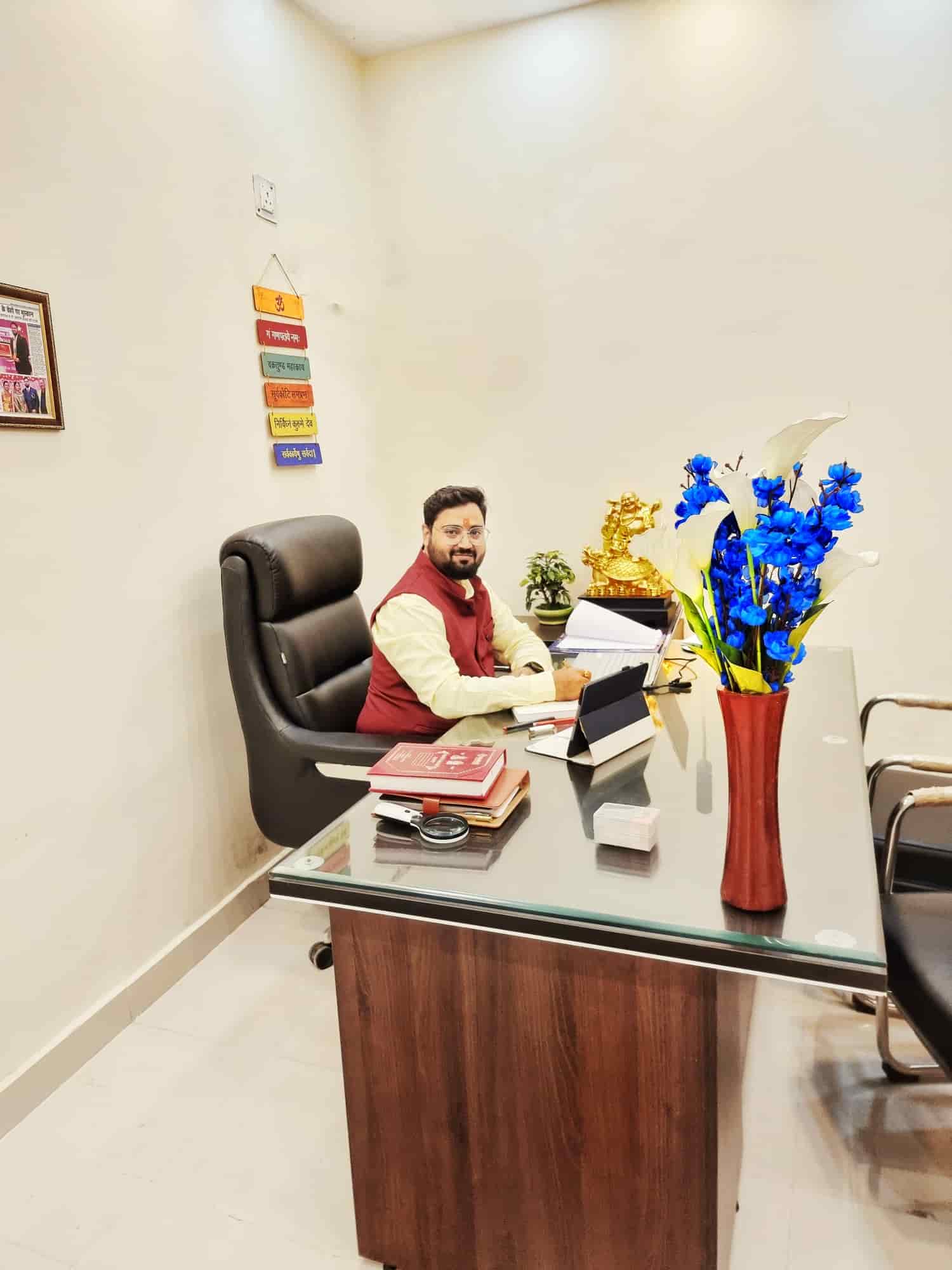 Astrologer Ar. Manish Kumar in Hinoo,Ranchi Best Astrologers in