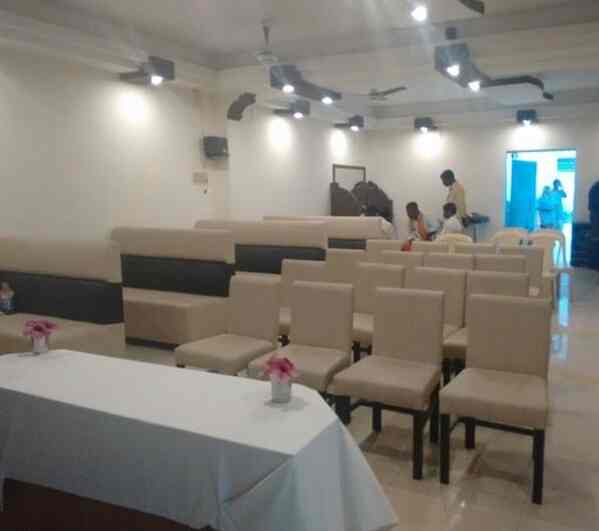 Emerald Inn Hotel, Oppoiste TCL, Emerald Nagar, Sipcot Hotels in