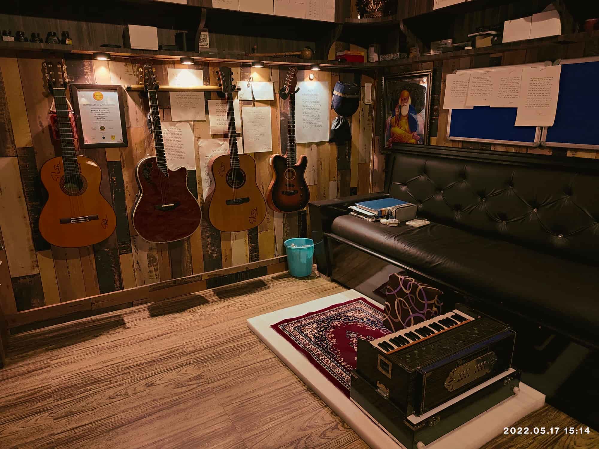 Top Music Classes For Guitar in Bhiwadi Best Guitar Classes near me