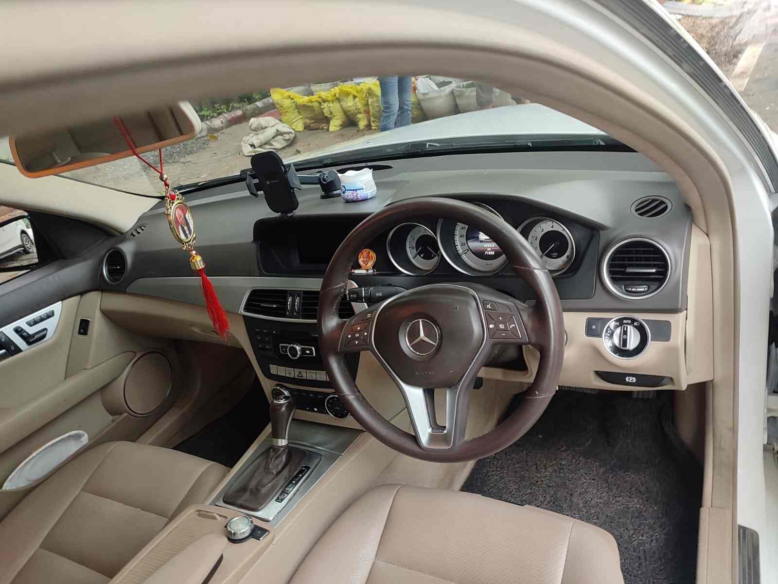 Jagdamba Car Palace in Shyam Park Extension,Delhi Best FiatCar Accessory Dealers in Delhi