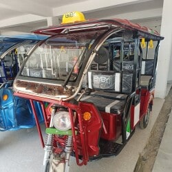 Top Battery Operated Auto Rickshaw Dealers in Rosera - Best E ...