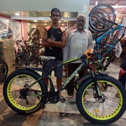 universal cycle store