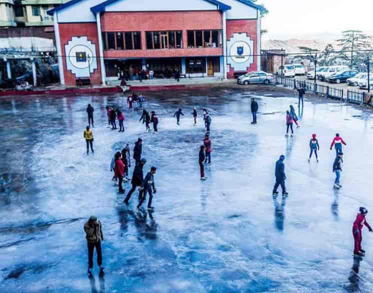 https://content.jdmagicbox.com/comp/shimla/22/0177p177std15022/catalogue/ice-skating-rink-rivoli-shimla-gpo-shimla-0plgzgamau.jpg