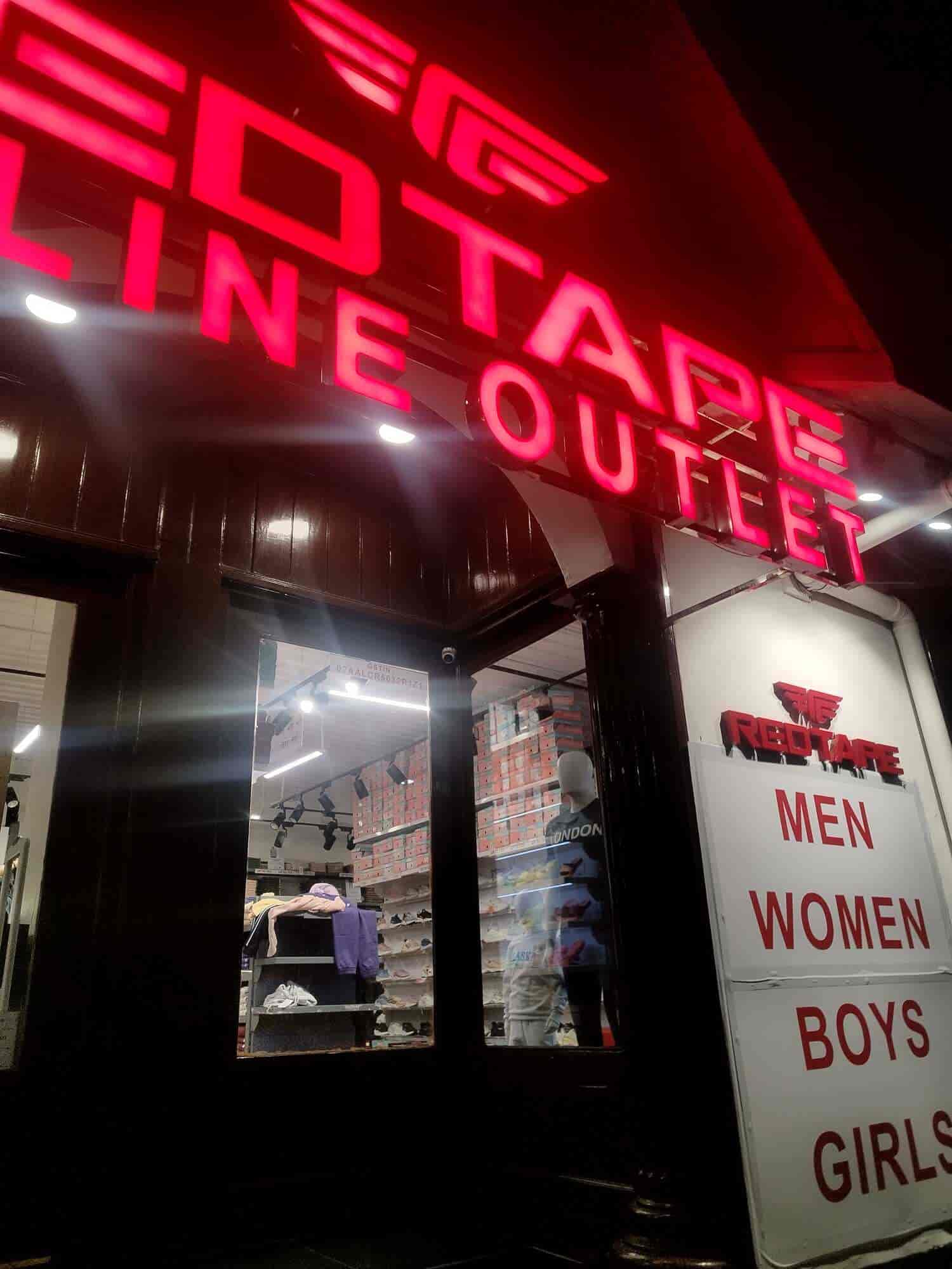 Redtape Showroom in Mall Road,Shimla Best Departmental Stores in