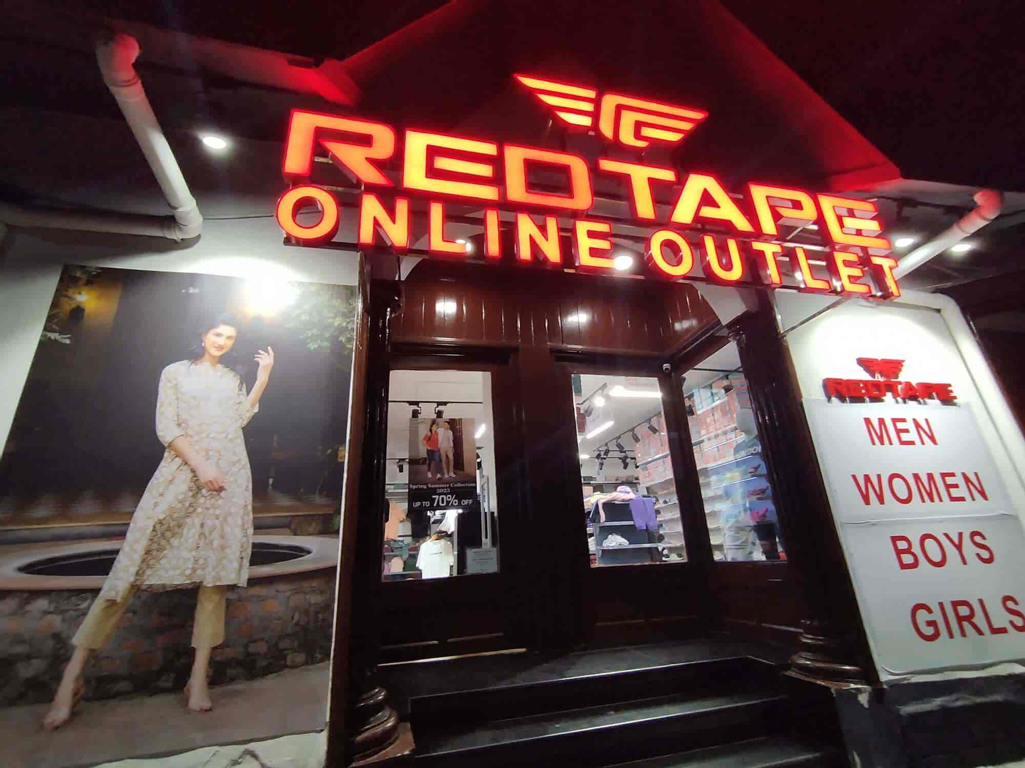 Redtape Showroom in Mall Road,Shimla Best Departmental Stores in