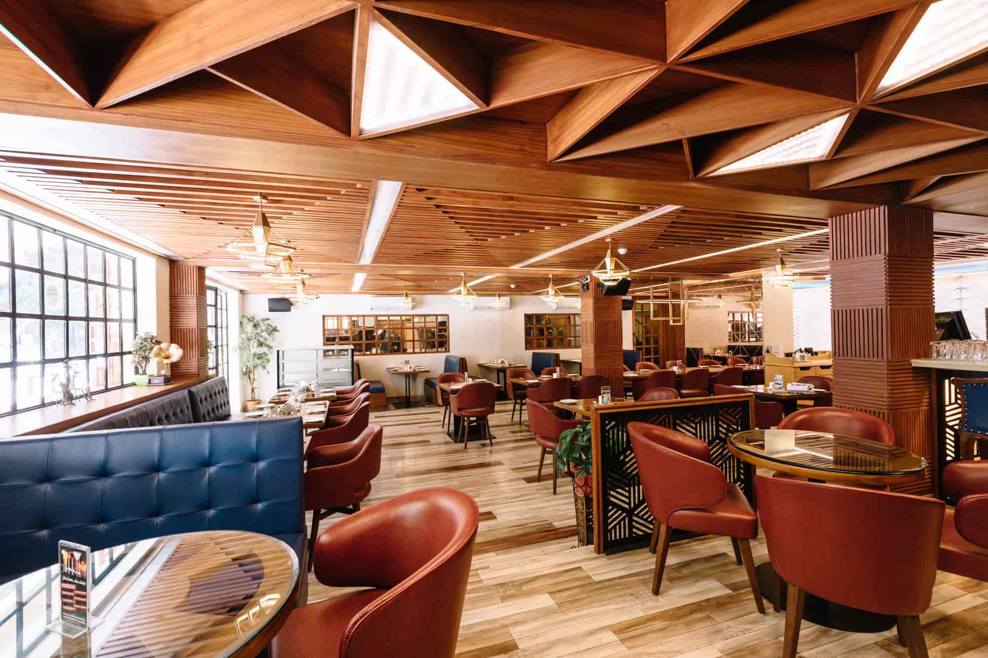 Top Bars Restaurants in Khalini,Shimla Best Family Restaurant And Bar