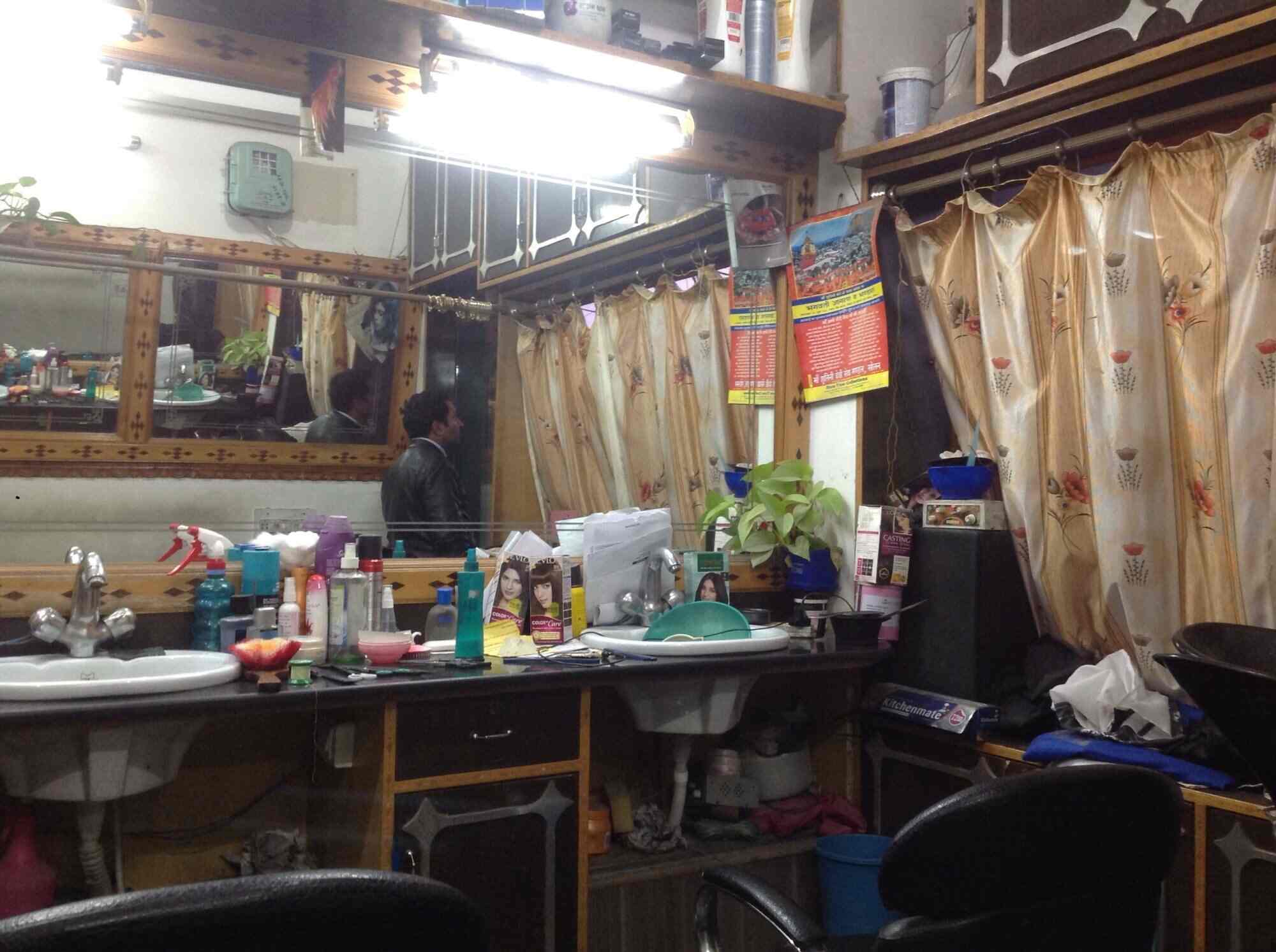 Scissors Touch Unisex Saloon in Anand Vihar Colony,Solan Best Unisex