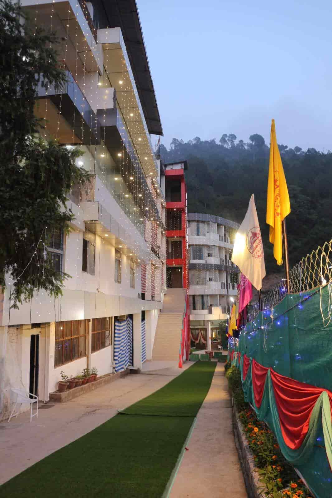 STREET RETAILER BEST -20専用 Top Resorts With City View in Kumarhatti - Best Resorts With