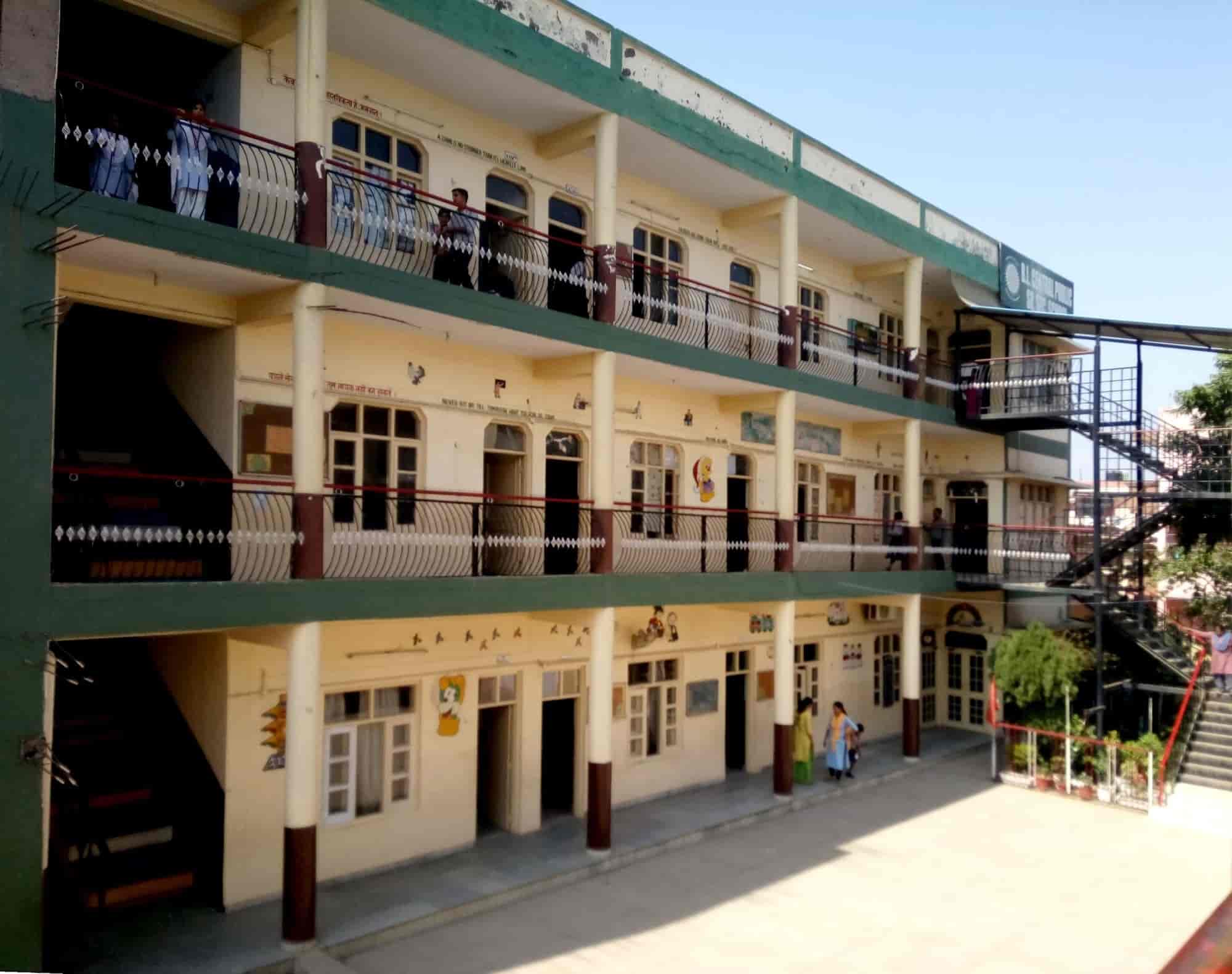BL Central Public School Baddi in Housing Board,Solan Best English