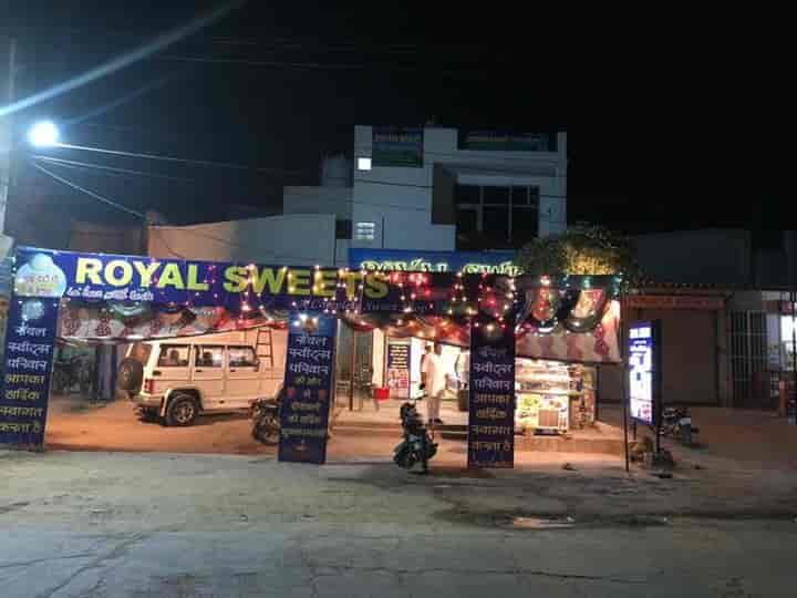 Royal Sweets in Chahal Chowk,Sri Ganganagarrajasthan Order Food