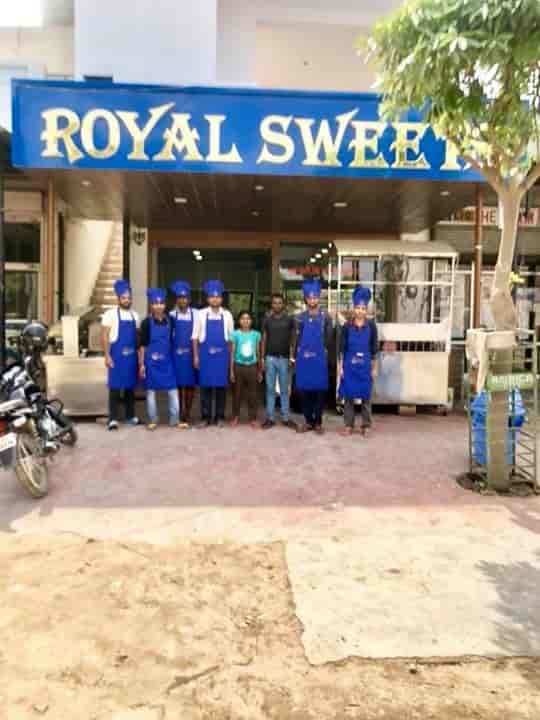 Royal Sweets in Chahal Chowk,Sri Ganganagarrajasthan Order Food