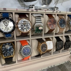 Wrist luxure kashmir in Sr Gunj,Srinagar - Best Slazenger-Wrist ...