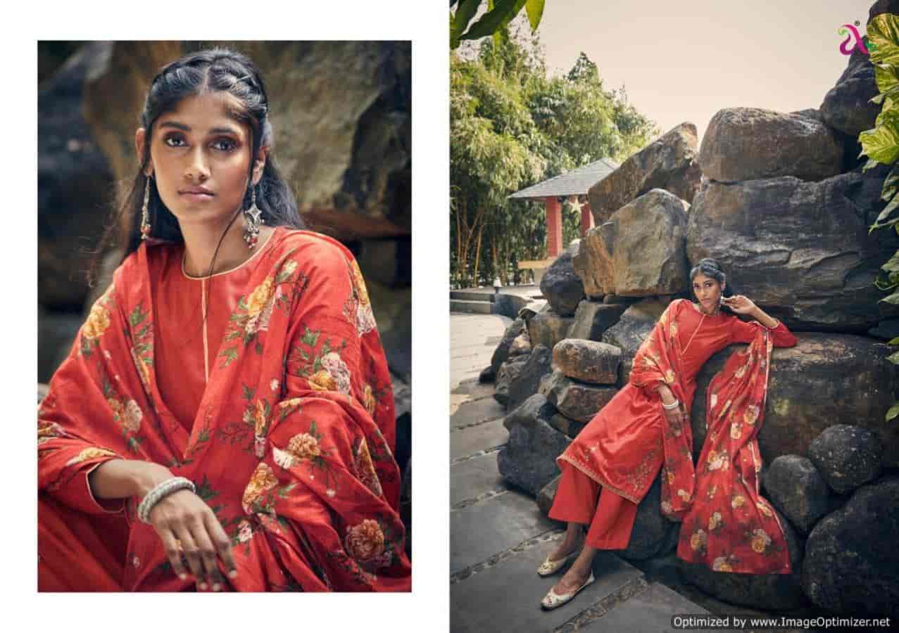 Wholesale Kurtis Suit Saree Salwar Kameez Catalog Manufacturer